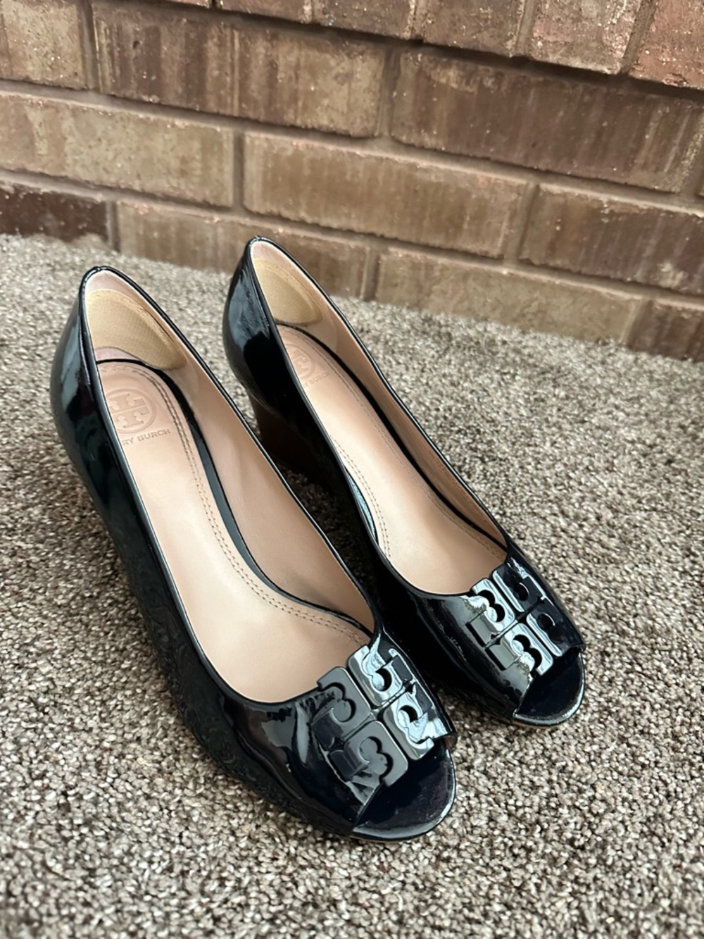 Tory Burch Lowell Black Patent Leather Peep Toe Wedge Heels Size 8.5